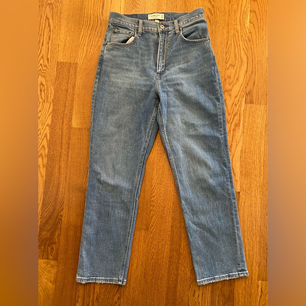 Abercrombie and Fitch Curve Love Ultra High Rise Ankle Straight Jean, 27